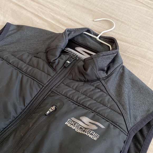 Sketchers Golf Vest - Picture 2 of 3